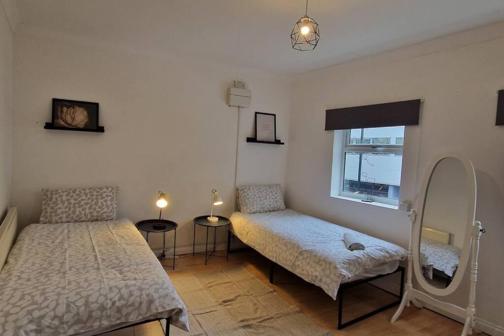 2 Bedroom Flat In Zone 2 Lnd London Exterior photo